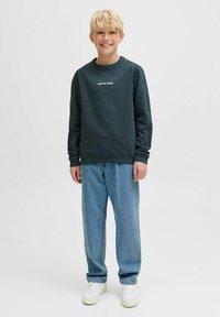 Джинсы Джинсы