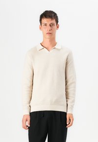 Пуловер Пуловер