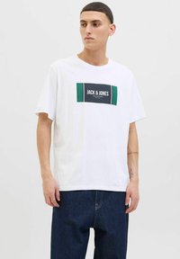 Футболка Футболка