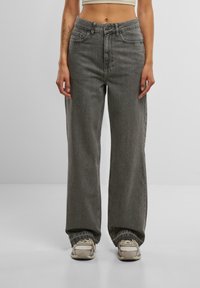 Свободные джинсы Свободные джинсы