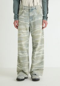 Свободные джинсы Свободные джинсы