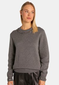 Пуловер Пуловер