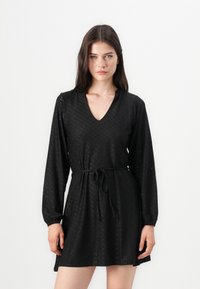 Короткое платье Короткое платье