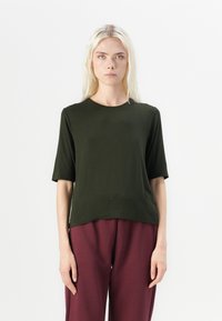 Футболка Футболка