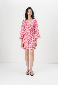 Летнее платье Летнее платье