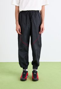 Спортивные штаны Спортивные штаны