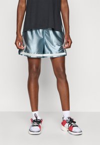 Шорты Шорты