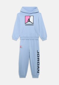 Набор одежды Набор одежды