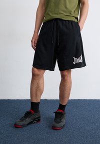 Шорты Шорты