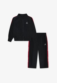 Набор одежды Набор одежды