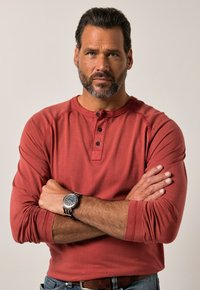 Лонгслив Лонгслив