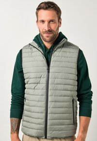 Жилет Жилет