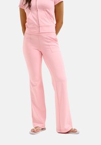 Спортивные штаны Спортивные штаны