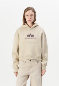 Пуловер с капюшоном Пуловер с капюшоном