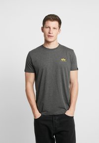 Футболка Футболка