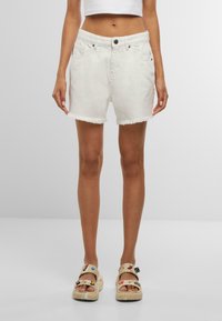 Шорты Шорты