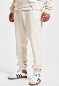 Спортивные штаны Спортивные штаны