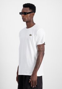 Футболка Футболка