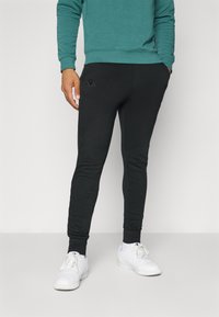 Спортивные штаны Спортивные штаны