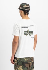 Футболка Футболка