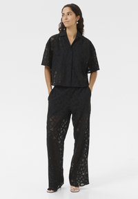 Прямые брюки Прямые брюки