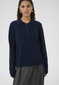 Пуловер с воротником поло Пуловер с воротником поло