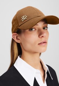 Головной убор Головной убор