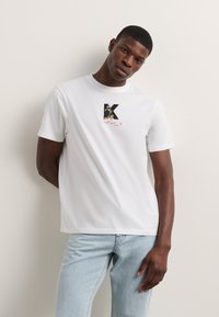 Футболка Футболка