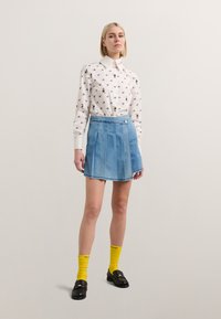 Джинсовые шорты Джинсовые шорты