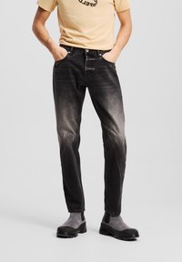 Прямые джинсы Прямые джинсы