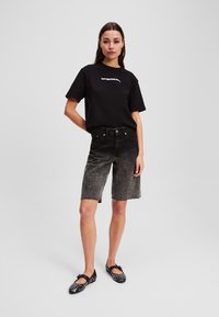 Шорты Шорты