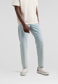 Прямые джинсы Прямые джинсы