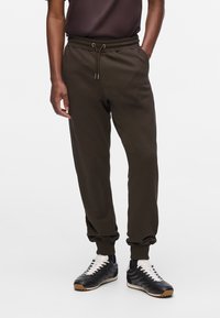 Спортивные штаны Спортивные штаны