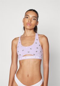 Бюстгальтер Бюстгальтер