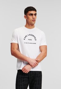 Футболка Футболка