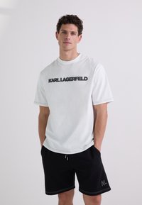 Футболка Футболка