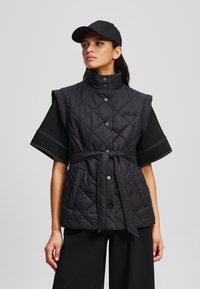 Жилет Жилет