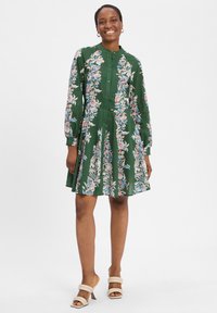 Короткое платье Короткое платье