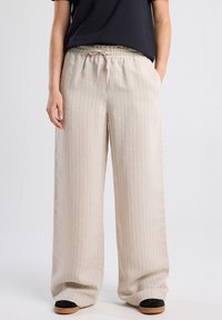 Брюки Брюки