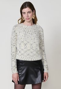 Пуловер Пуловер