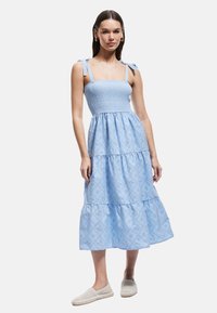 Летнее платье Летнее платье