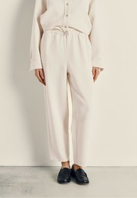 Широкие брюки Широкие брюки