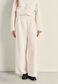 Широкие брюки Широкие брюки