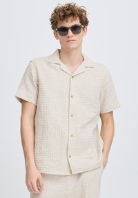 Рубашка с коротким рукавом Рубашка с коротким рукавом