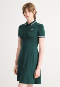 Короткое платье Короткое платье