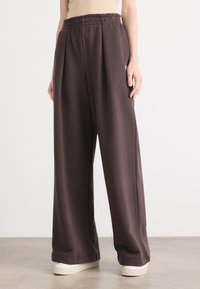 Спортивные штаны Спортивные штаны