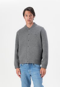 Вязаная кофта Вязаная кофта