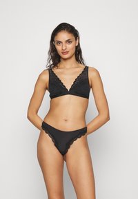 Бюстгальтер без косточек Бюстгальтер без косточек