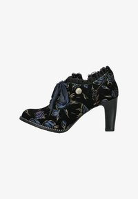 Полусапожки на высоком каблуке Полусапожки на высоком каблуке