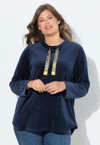 Толстовка Толстовка